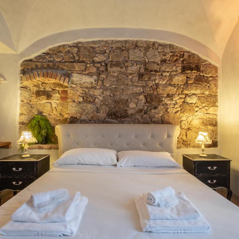 Dimoras Stone Suites - Camera Deluxe - 3