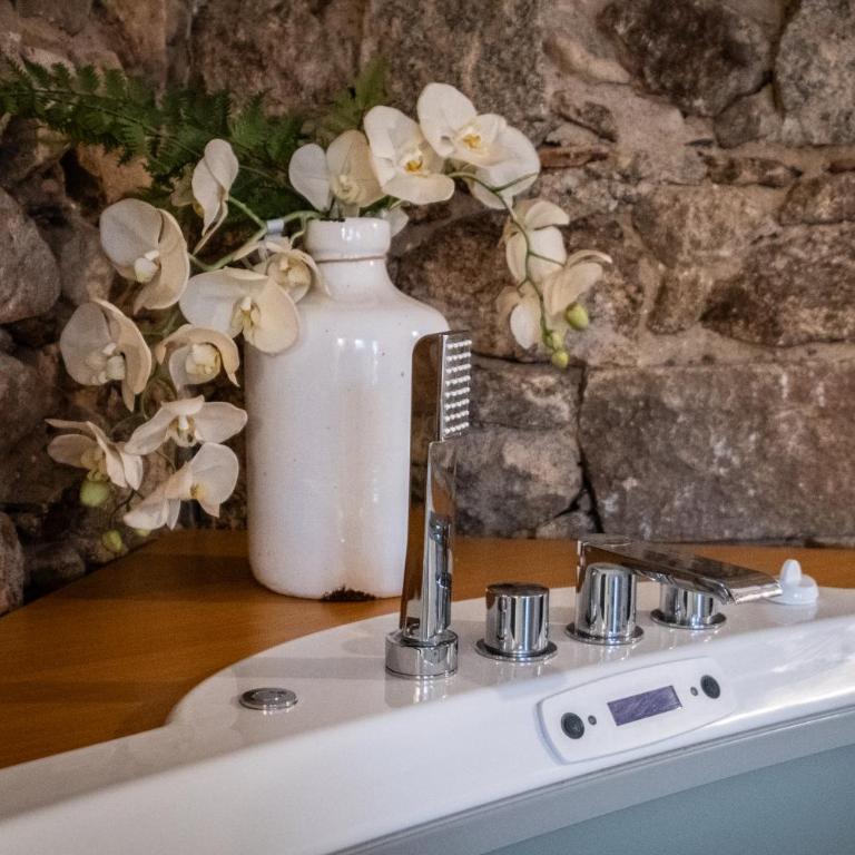 Dimoras Stone Suites - Suite King con Vasca Idromassaggio - 20