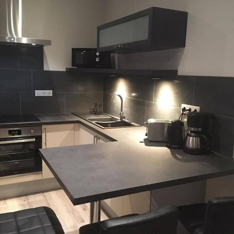 Appartement touristique, proche de la cathédrale - Apartment mit 1 Schlafzimmer - 3