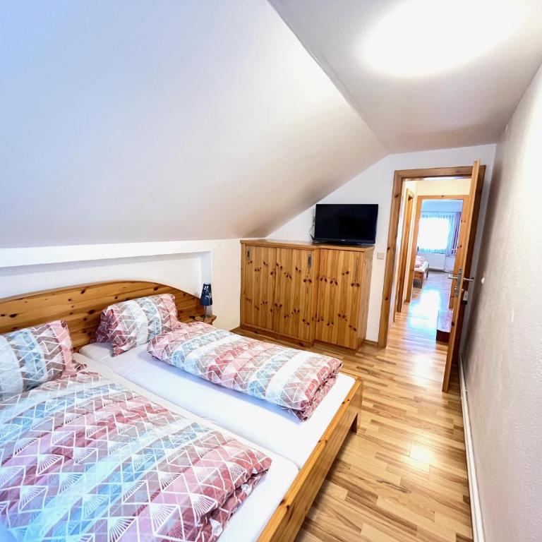 Hotel Gasthof Seeblick - Familienzimmer mit 2 Schlafzimmern - 5