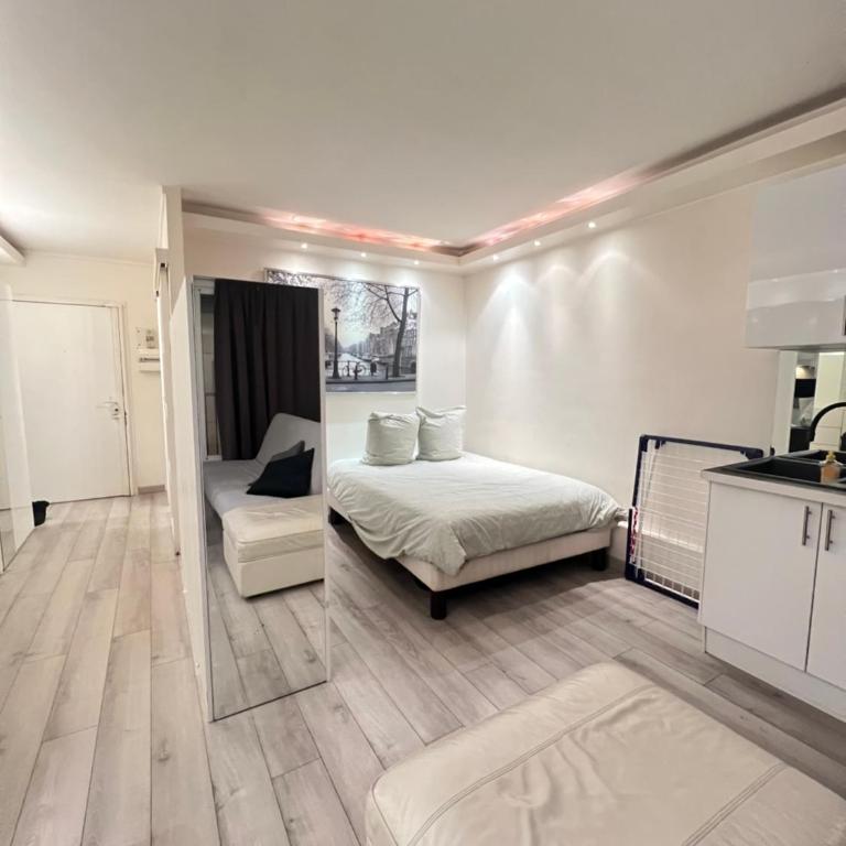 Apartment Like HOME with AC, Arc de Triomphe, Champs Élysées, Tour Eiffel - Studio avec Balcon - 13