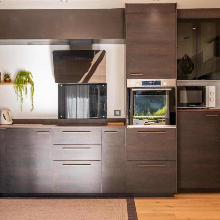 Bright 2bedroom apartment 15min walk to the Palais - Appartement - 8