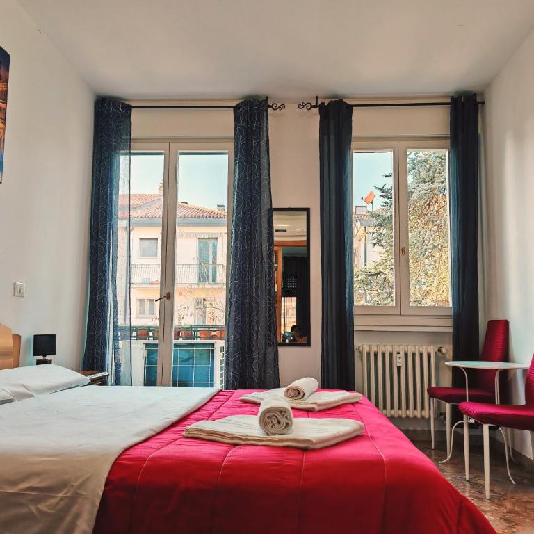 Goldmine Guest House 2 - Camera Matrimoniale con Bagno in Comune - 2