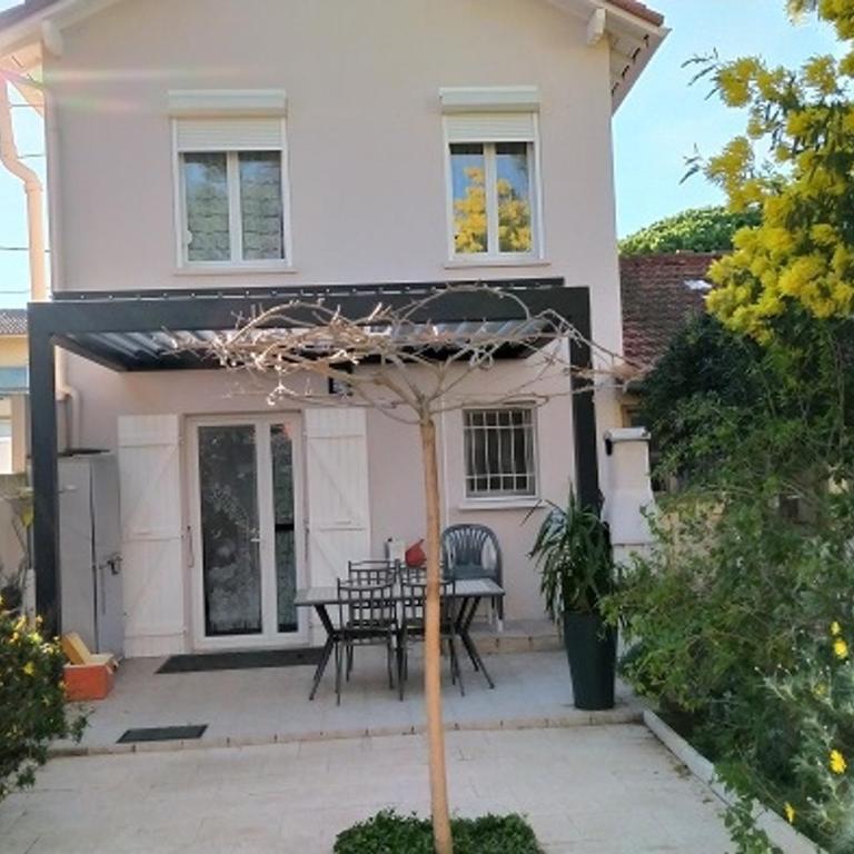 Villa rénovée 4 pièces, proche plage et commerces, jardin et parking, animaux acceptés - Villa 3 Chambres - 1