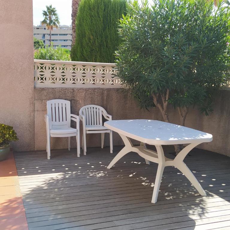 Pavillon Climatisé 4 Pièces Avec Piscine & Tennis, Proche Plage et Port à Saint-Cyprien - FR-1-776-10 - Villa - 1