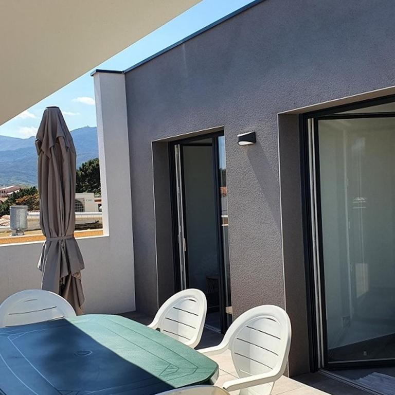 Appartement Confort 4 Pers, Climatisé, Terrasse, Parking, Proche Plage - FR-1-776-12 - Appartement - 1