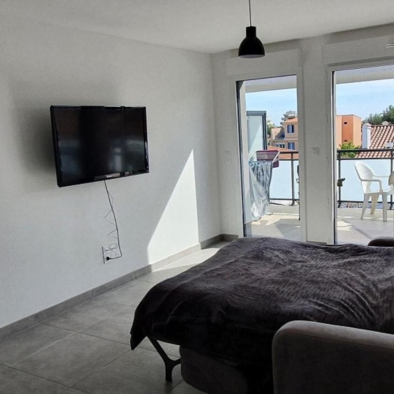 Appartement Confort 4 Pers, Climatisé, Terrasse, Parking, Proche Plage - FR-1-776-12 - Appartement - 6