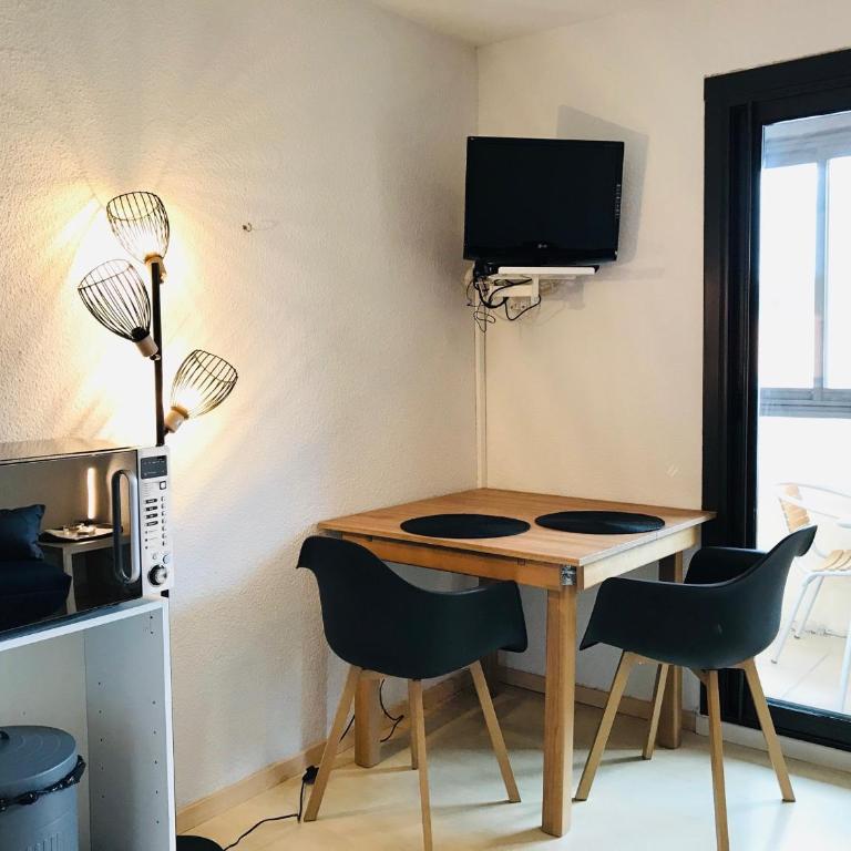 Studio Cabine à 400m Plage avec Piscine, Parking Privé, Proche Commerces à Argelès-sur-Mer - FR-1-776-16 - Appartement - 1