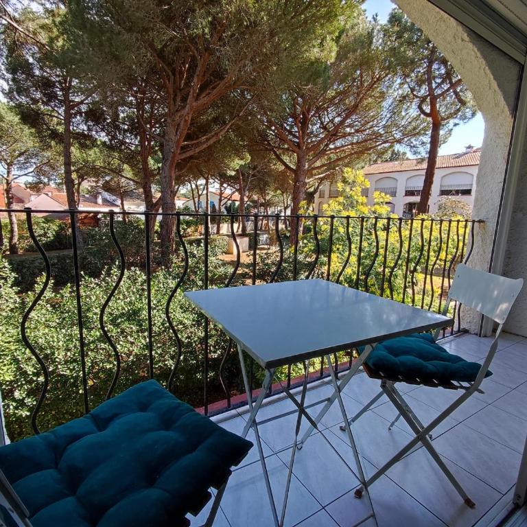 Appartement 2 pièces avec piscine, parking privé, à 400m de la plage - 4 personnes - FR-1-776-46 - Appartement - 1