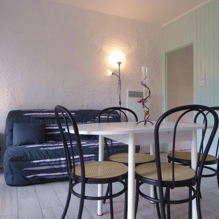 Charmant T2 rénové, proche plage et commerces, balcon, parking, accepte petits animaux - FR-1-776-56 - Studio - 2