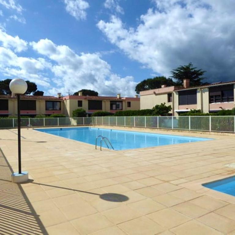 Studio Rénové 4 Pers à 500m de la Mer avec Piscine, Tennis et Jardinet Privatif - FR-1-776-58 - Studio - 2