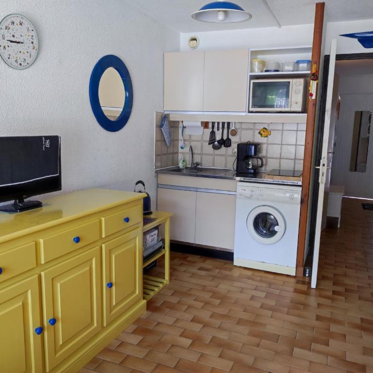 Studio Cabine 4 Pers. avec Wifi, Piscine, Parking à 500m de la Plage d'Argelès - FR-1-776-54 - Studio - 2