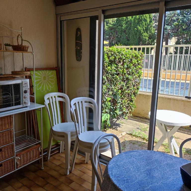 Studio Cabine 4 Pers. avec Wifi, Piscine, Parking à 500m de la Plage d'Argelès - FR-1-776-54 - Studio - 4