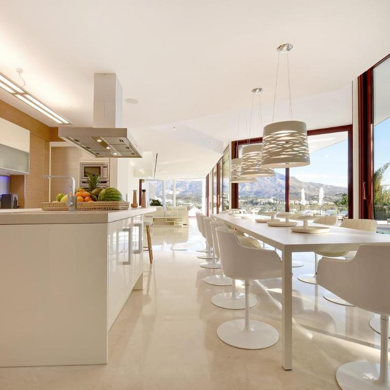 Extraordinary 7 BDRM Villa w Pool, Gym, Cinema - Apartamento - 17