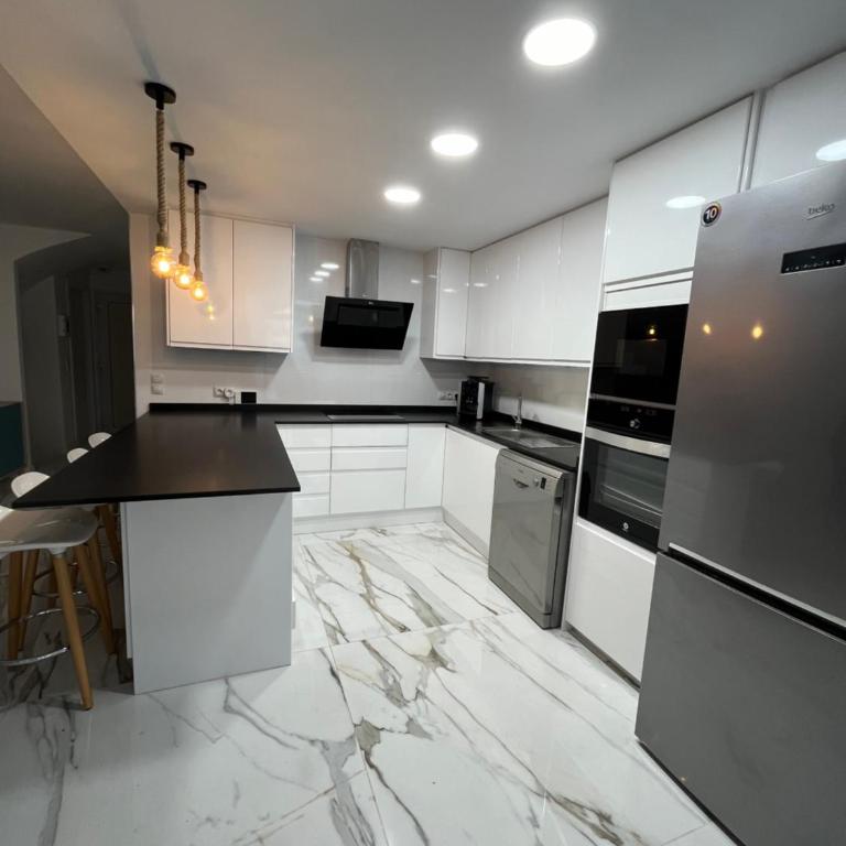 MAGNÍFICO ADOSADO CERCA DEL MAR - Maison 4 Chambres - 11
