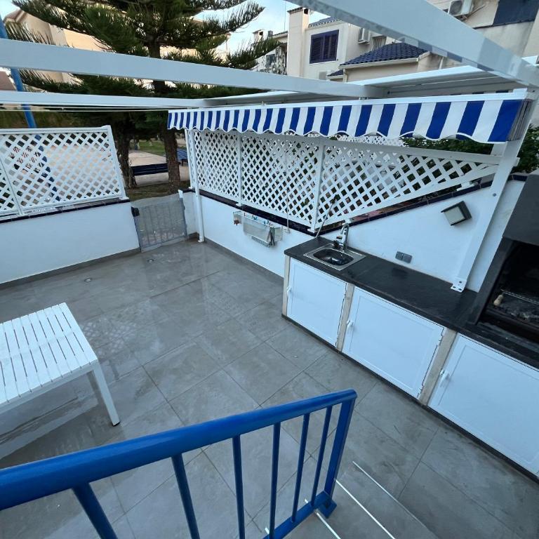 MAGNÍFICO ADOSADO CERCA DEL MAR - Maison 4 Chambres - 23