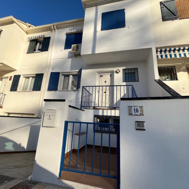 MAGNÍFICO ADOSADO CERCA DEL MAR - Maison 4 Chambres - 27