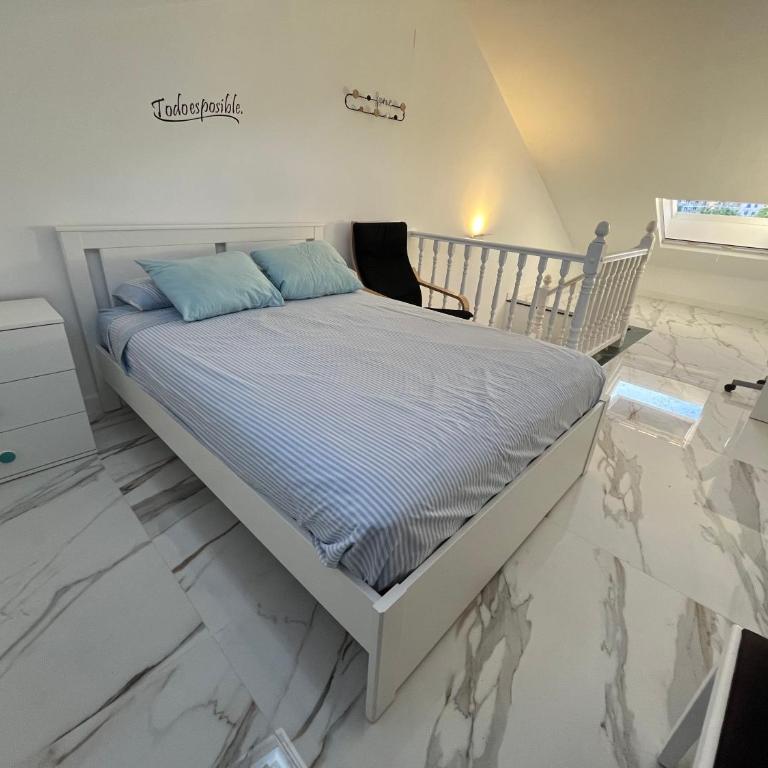 MAGNÍFICO ADOSADO CERCA DEL MAR - Maison 4 Chambres - 28