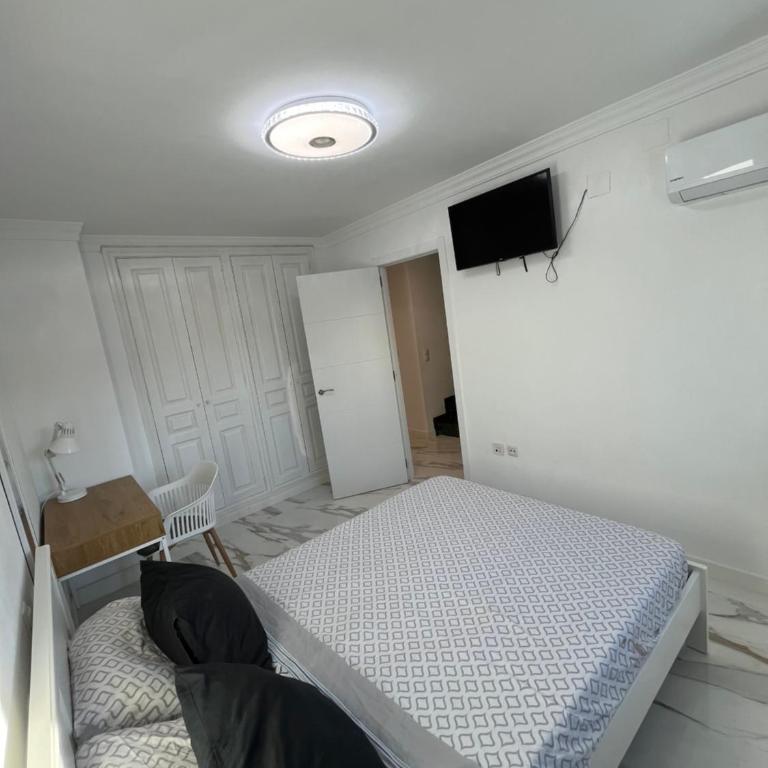 MAGNÍFICO ADOSADO CERCA DEL MAR - Maison 4 Chambres - 35