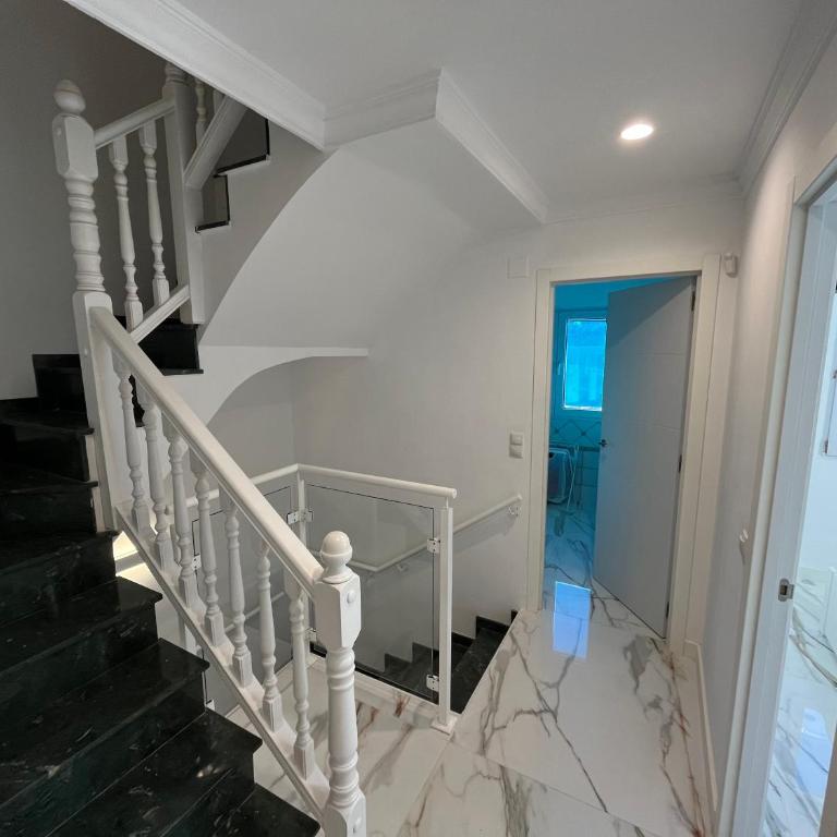 MAGNÍFICO ADOSADO CERCA DEL MAR - Maison 4 Chambres - 37