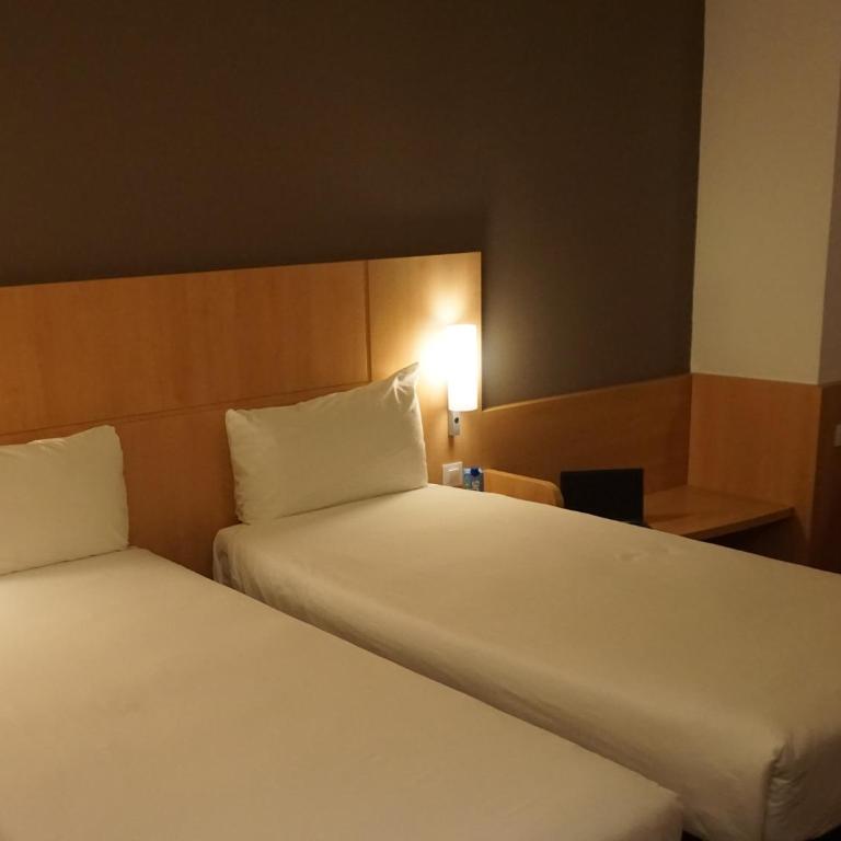 Ibis Girona - Habitación Doble Estándar - 2 camas - 9