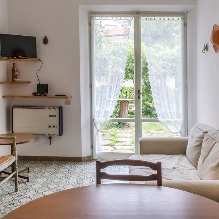 M297 - Marcelli, trilocale con giardino a 100mt dal mare - Appartamento con 2 Camere da Letto - 2