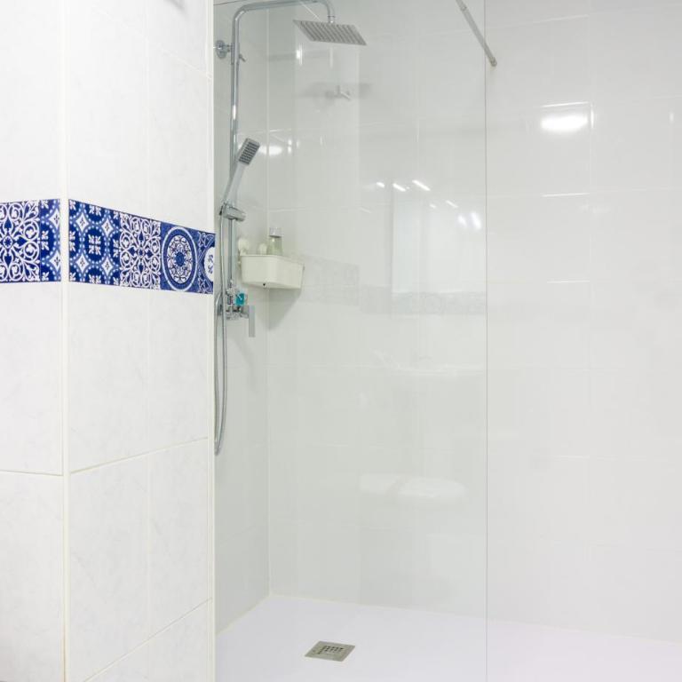 Picasso Beach Flat Fuengirola - Two-Bedroom Apartment - 9