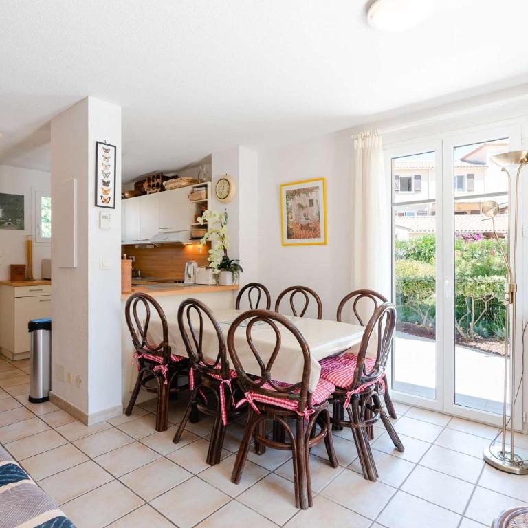 Pavillon 5 pièces avec piscine, terrasse et WIFI - 8 pers, Narbonne-Plage - FR-1-409-28 - Villa - 4