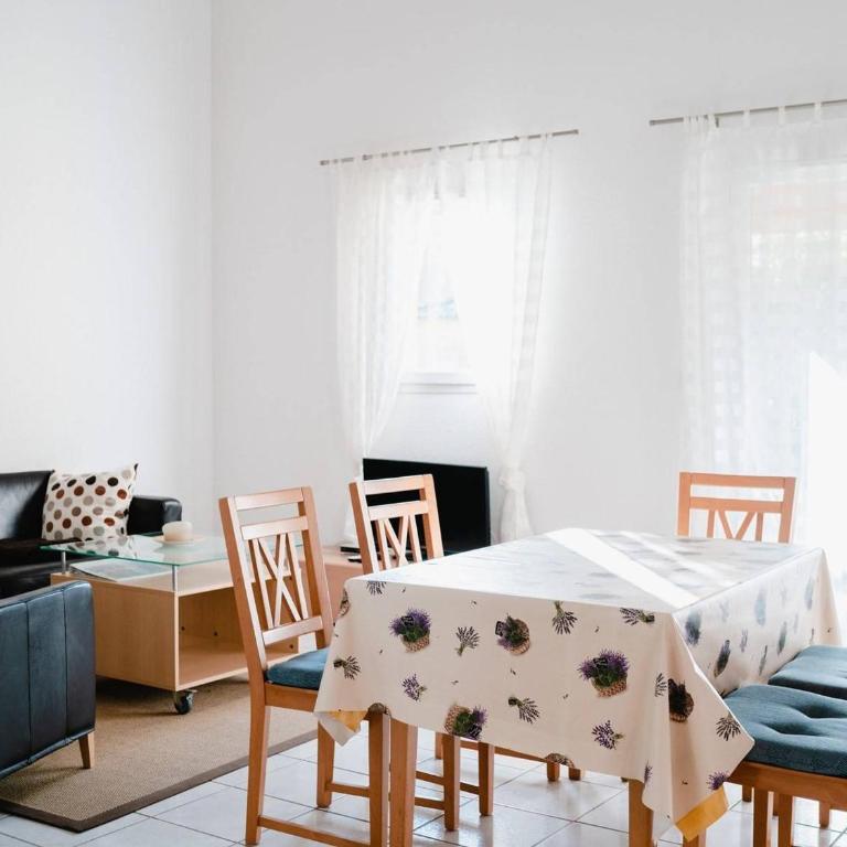 Pavillon 4 pièces avec garage, terrasse, et tout confort à Narbonne-Plage, 5 couchages - Villa 3 Chambres - 2