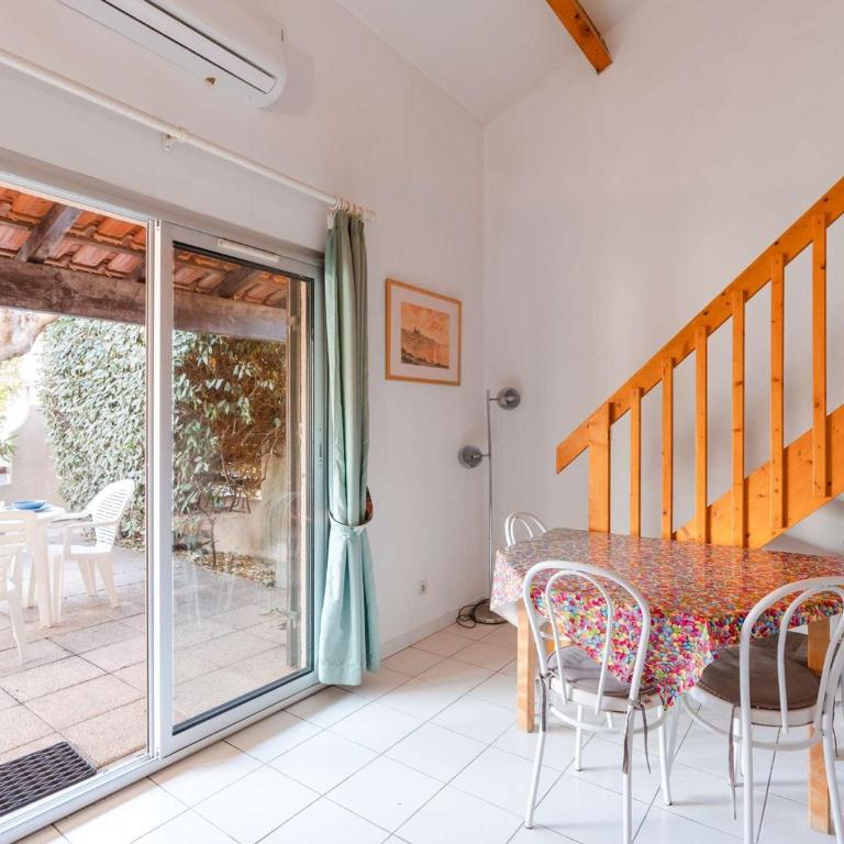 Pavillon climatisé 3 pièces avec mezzanine, terrasse, à 200m de la plage - 6 couchages - Villa 2 Chambres - 5
