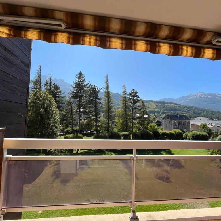 T2 calme à Barcelonnette, centre-ville - Apartamento de 1 dormitorio - 3