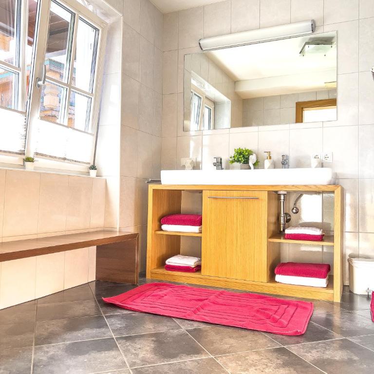 Landhaus Maria - Apartment mit 3 Schlafzimmern und Balkon - 8