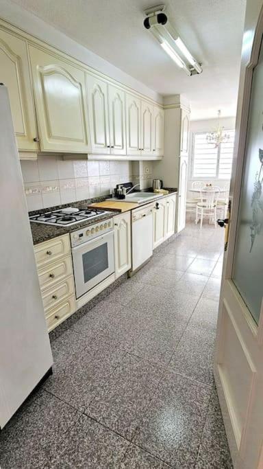 El Principe. Widok na morze. Garaż. Plaża 10 m - Apartamento de 3 dormitorios - 24