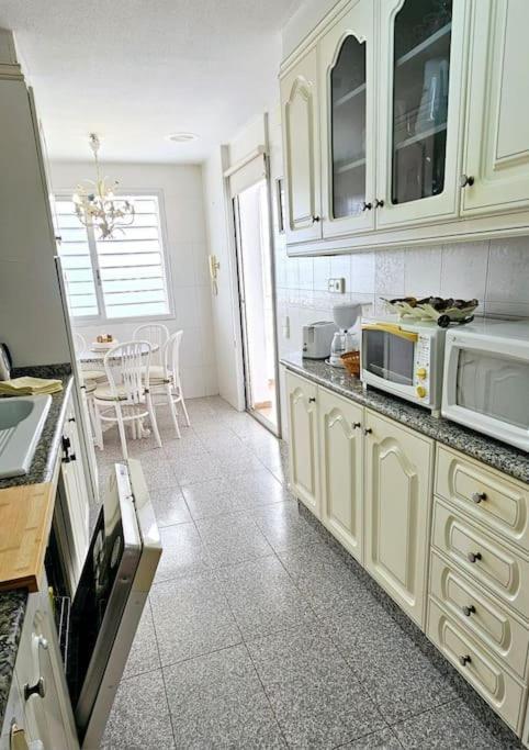 El Principe. Widok na morze. Garaż. Plaża 10 m - Apartamento de 3 dormitorios - 71