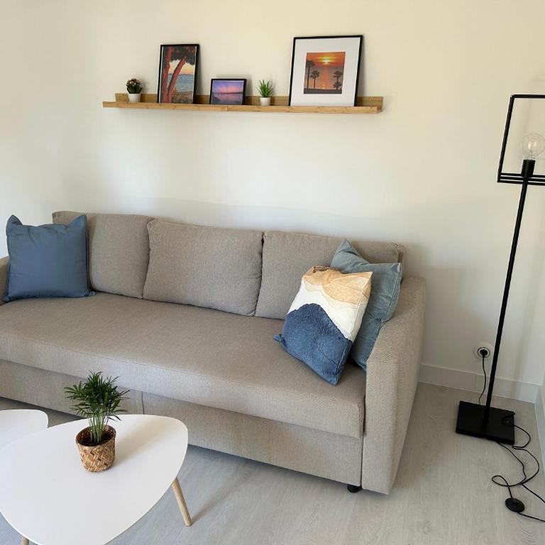 T2 tout confort et moderne, climatisé avec balcon et parking, à 10 min du port et de la plage - Appartement 1 Chambre - 6