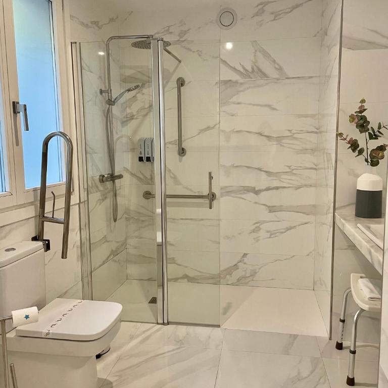 ALDARA SUITES - One-Bedroom Apartment with Terrace - 17