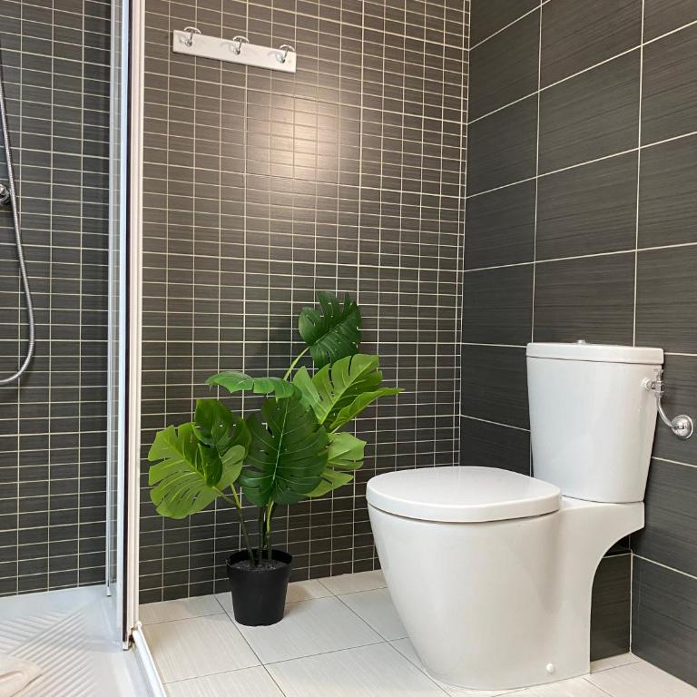 Inter Superb Studio Piscine 5 min gare - Appartement avec Douche - 9