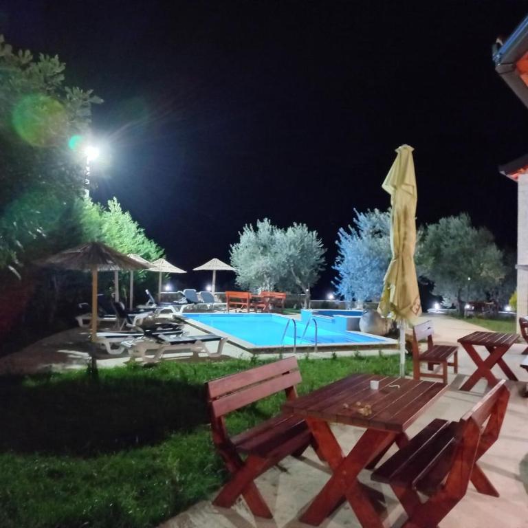 Rustic Villas Barlovic - Koliba sa 2 Spavaće Sobe - 11