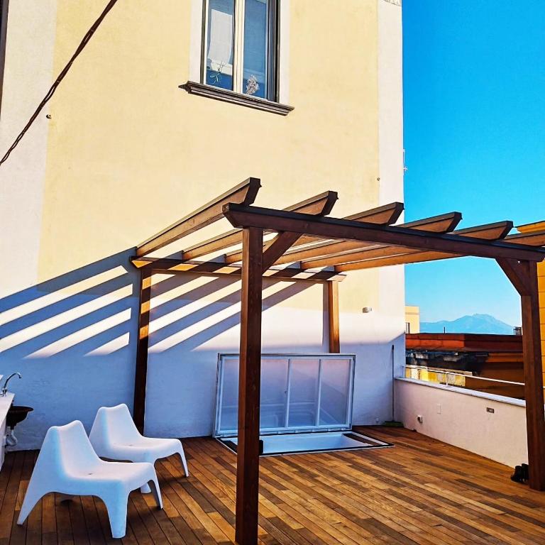 Casa con terrazza esclusiva vicino al mare Domus Neapolis Happy Holiday - Two-Bedroom Apartment - 9