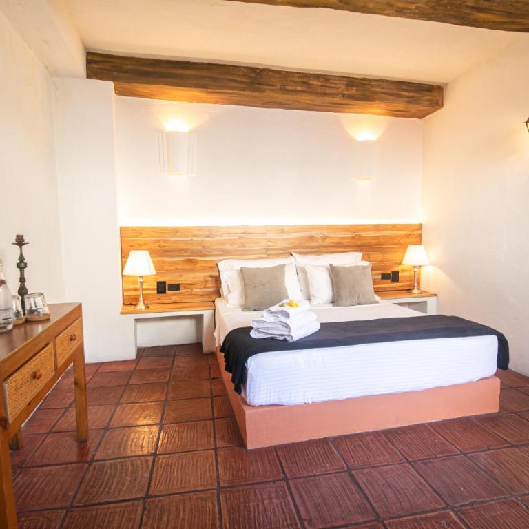 Casa Be Getsemaní - Habitación con cama extragrande y vistas al jardín - 35