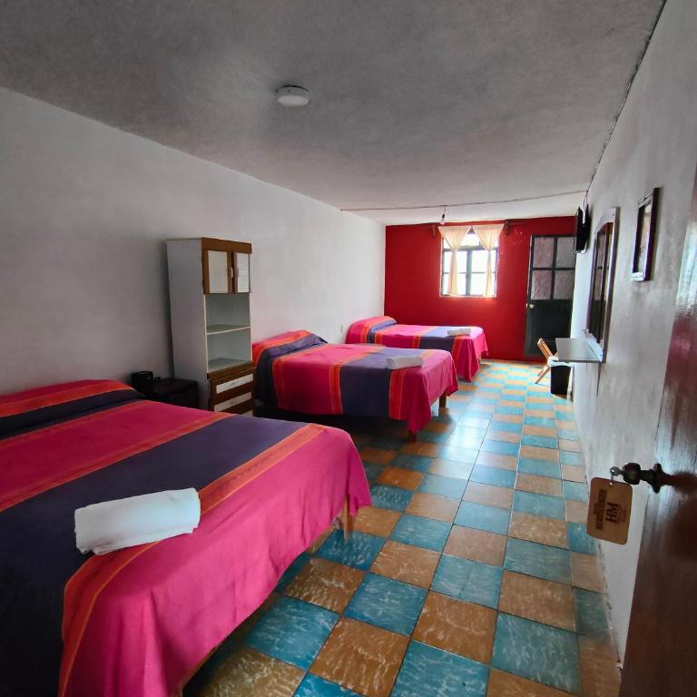 Hotel Hacienda Morales. - Family Room - 2