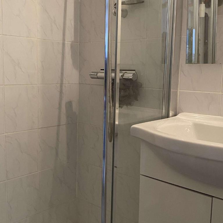 Studio Confort en Face des Thermes - Loggia, Clim, Parking - Balaruc-les-Bains - FR-1-553-243 - Studio - 7
