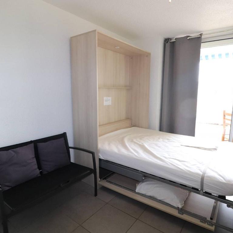 Studio cabine refait à neuf avec terrasse, piscine, parking et lave-linge - Le Grau-du-Roi - FR-1-307-249 - Monolocale - 3