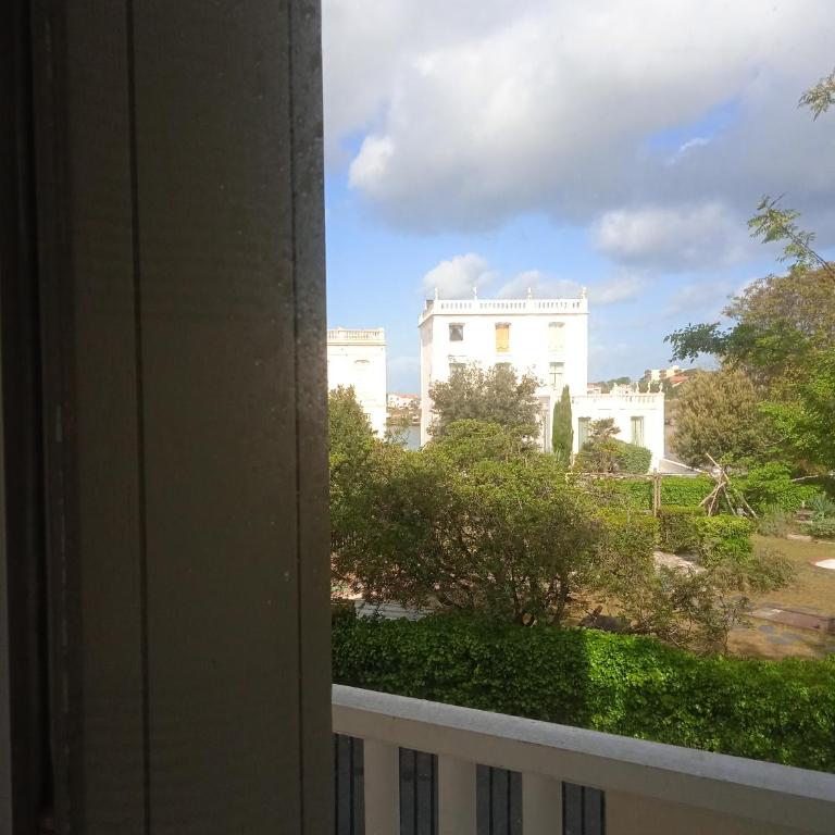 Grand appartement 3 chambres vue mer Pontaillac - Three-Bedroom Apartment - 13