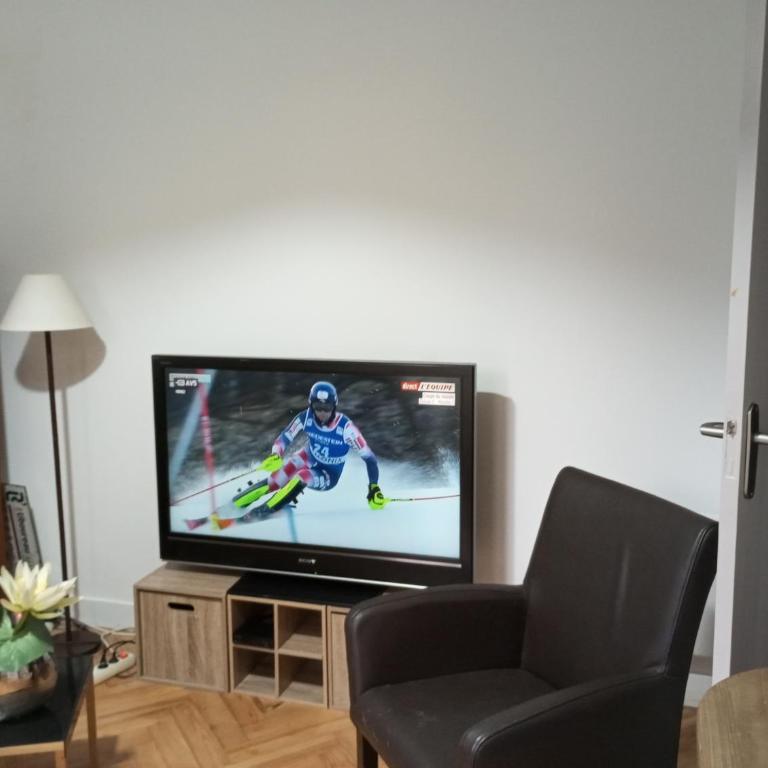 Grand appartement 3 chambres vue mer Pontaillac - Three-Bedroom Apartment - 24