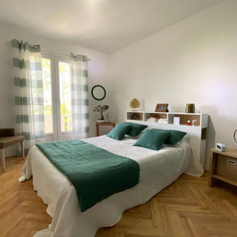 Grand appartement 3 chambres vue mer Pontaillac - Three-Bedroom Apartment - 15