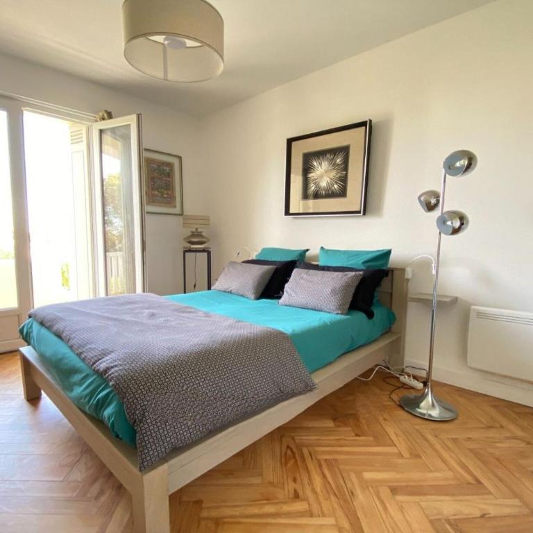 Grand appartement 3 chambres vue mer Pontaillac - Three-Bedroom Apartment - 18