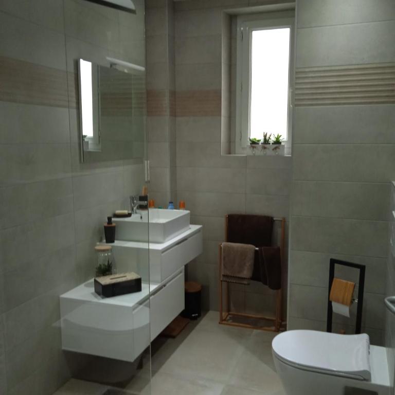 Grand appartement 3 chambres vue mer Pontaillac - Three-Bedroom Apartment - 26