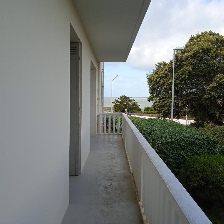 Grand appartement 3 chambres vue mer Pontaillac - Three-Bedroom Apartment - 6