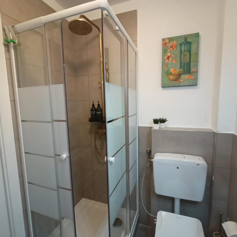 Brà Guest House - Camera Matrimoniale con Bagno Privato - 1